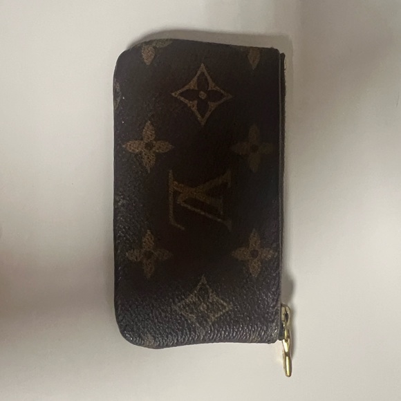 Louis Vuitton Key Pouch - Picture 2 of 10